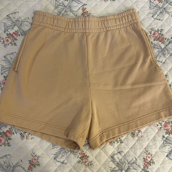 Wilfred Pants - Aritzia Wilfred Free Terry Fleece 5” Sweatshort Beige size Large